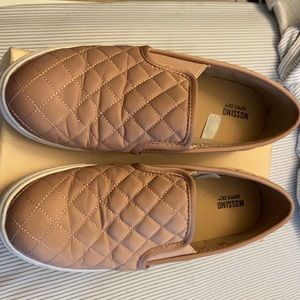 MOSSIMO PINK SLIP ONS